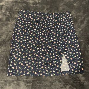 brand new never worn med floral blue shein skirt